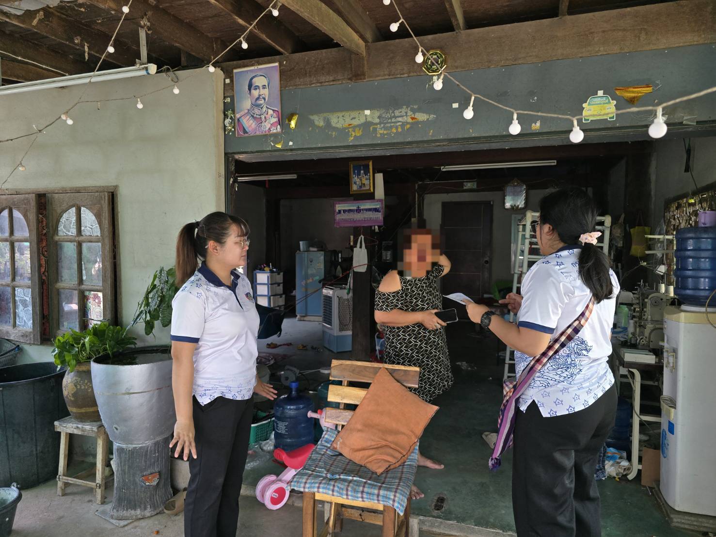 สพอ.คอนสวรรค์ ลงพื้นที่ติดตามการแก้หนี้กองทุนพัฒนาบทบาทสตรี ตำบลคอนสวรรค์