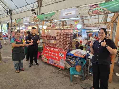 สพอ.คอนสวรรค์ ร่วมส่งเสริมการจำหน่ายสินค้า OTOP ในงานเทศกาลไหม หม่ำชัยภูมิ 2569 “ไหมงาม หม่ำแซ่บ” กระตุ้นเศรษฐกิจฐานราก